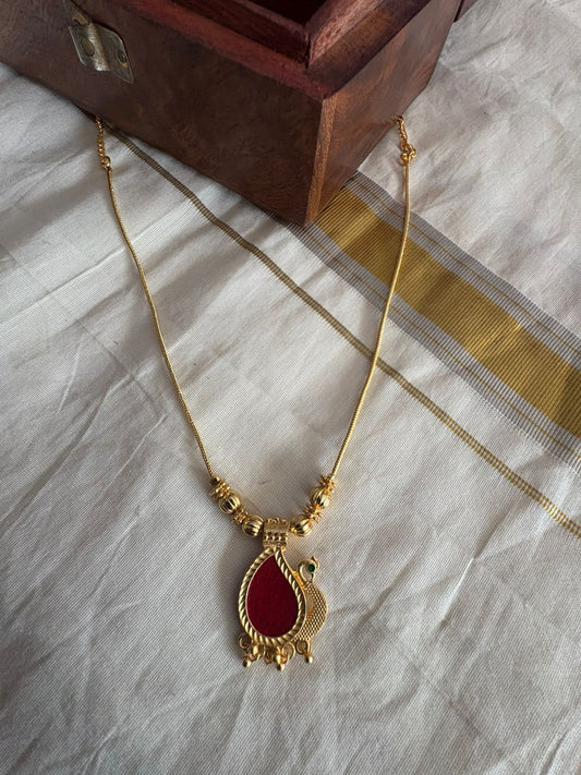 Simple Pendant Neck Chain with Red Locket