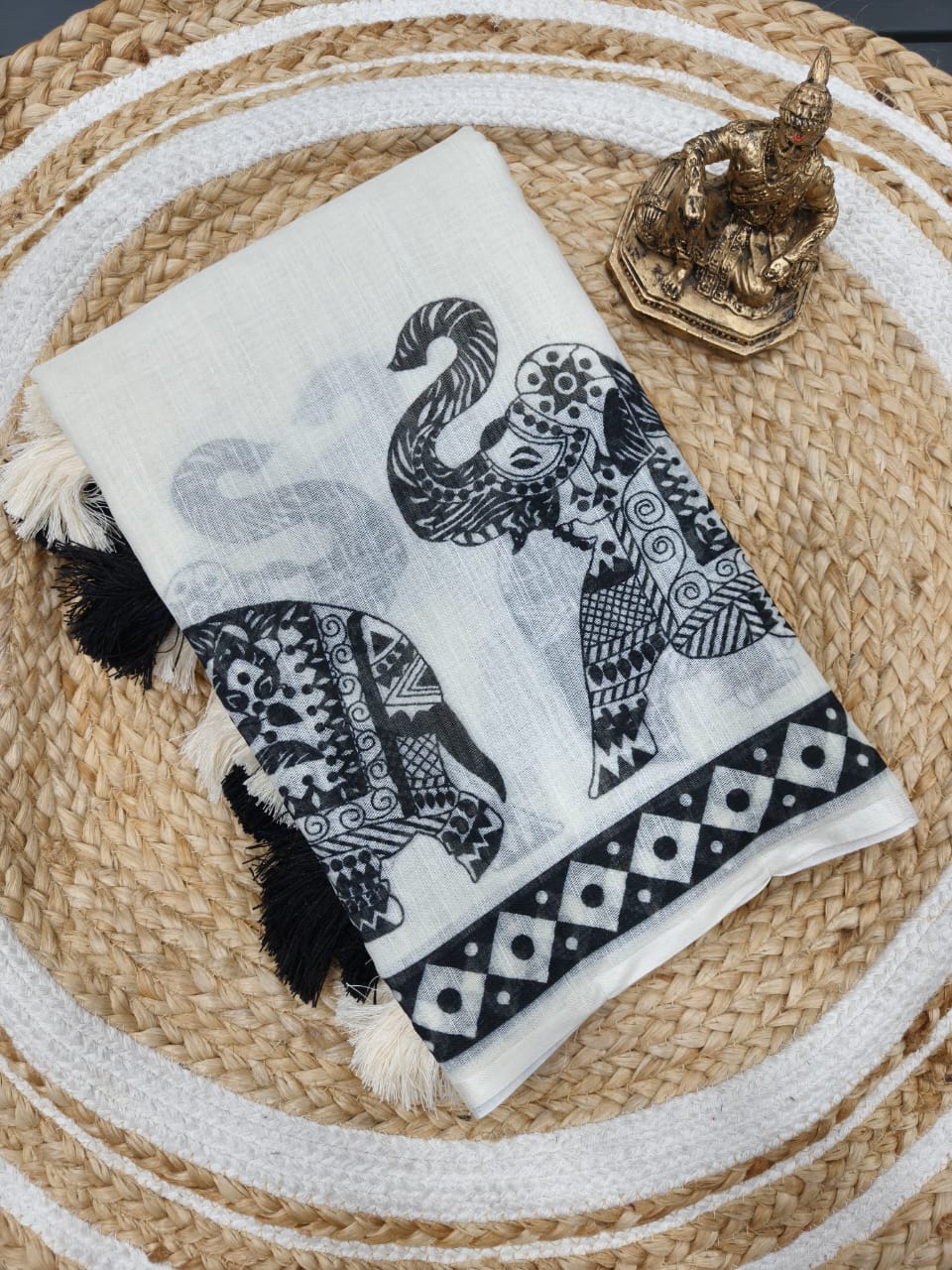 Madhur Hathi Heavy Linen Saree
