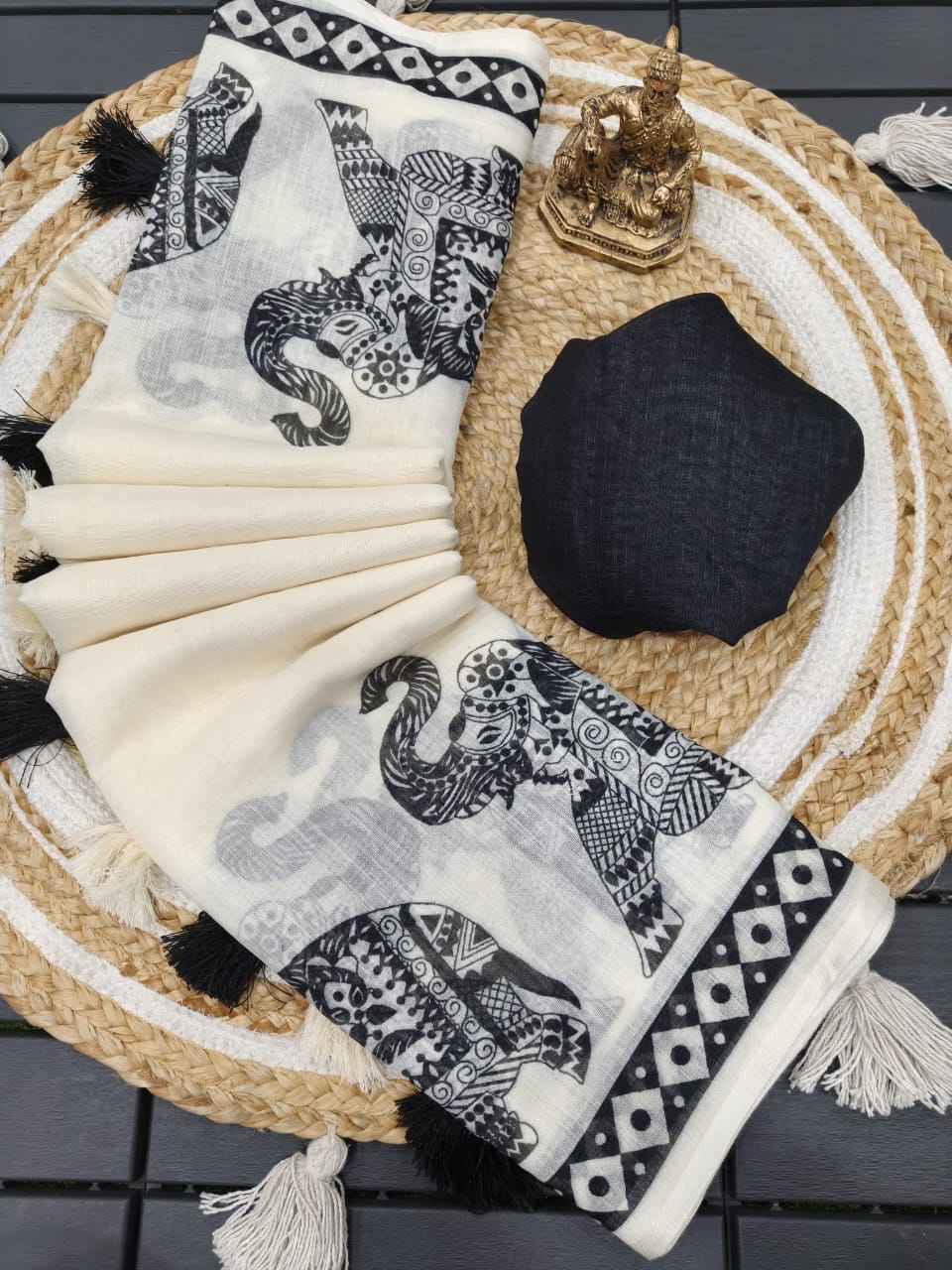 Madhur Hathi Heavy Linen Saree