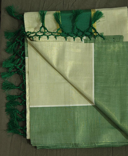 Kerala Set Saree with Green Borders and Pallu