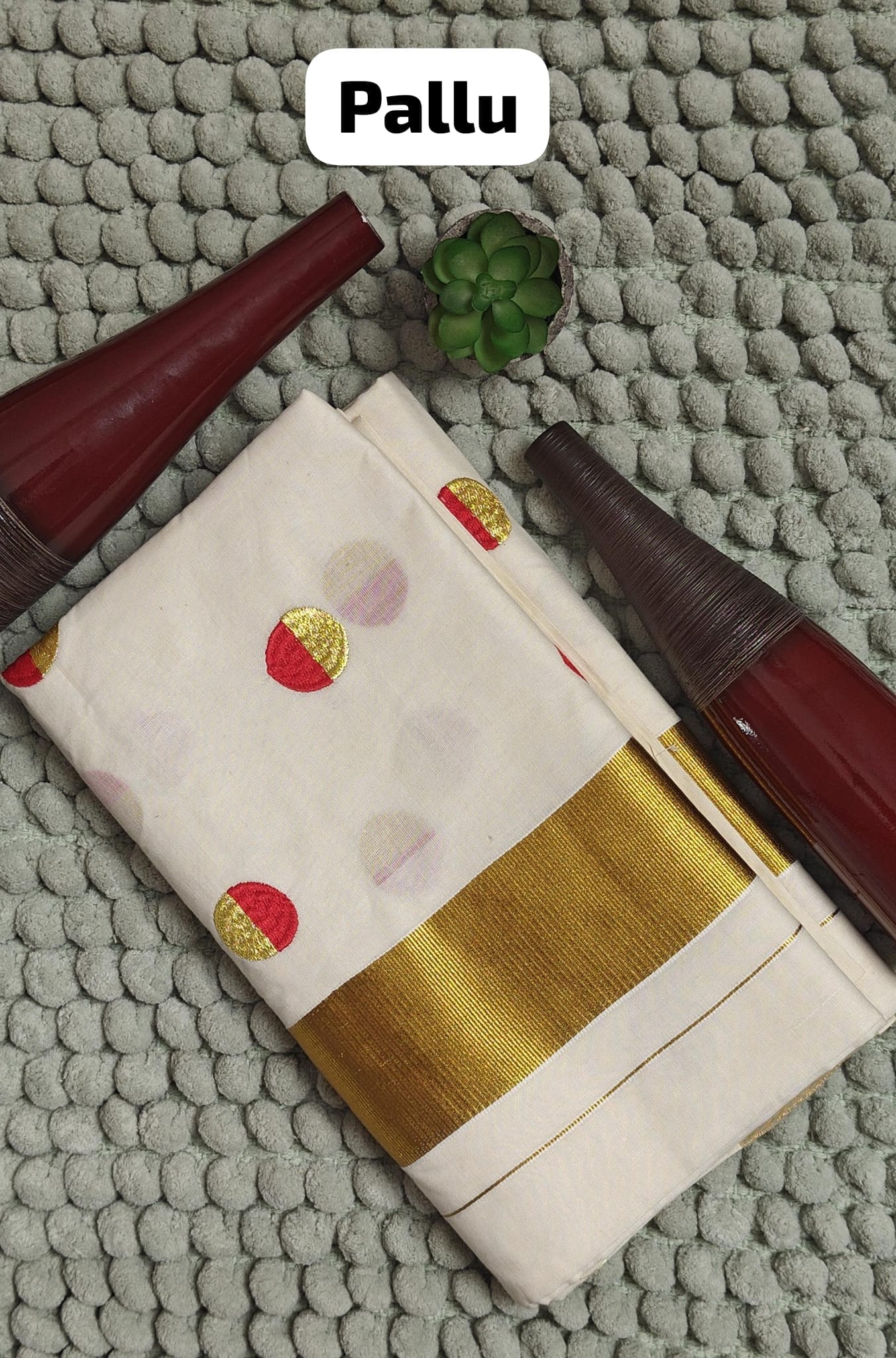 Kasavu Saree with Dual-Tone Red & Gold Embroidery pallu part