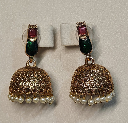 Kovai neck set with Green & Red Design