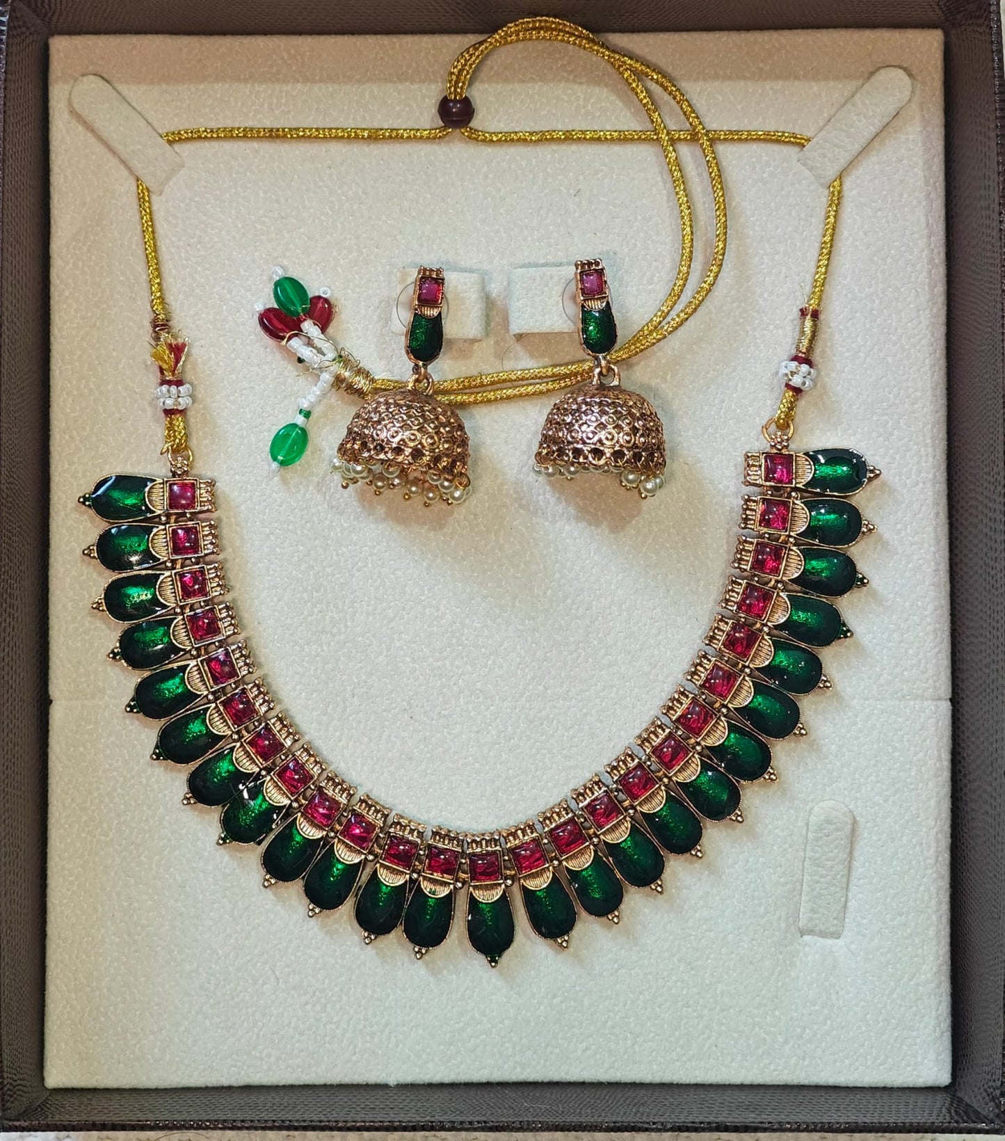 Kovai neck set with Green & Red Design