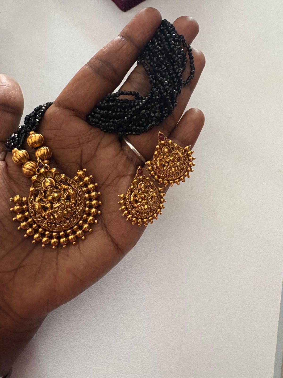 Black Beeds Pendent set with Beautiful Earrings