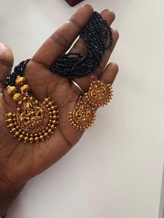 Black Beeds Pendent set with Beautiful Earrings