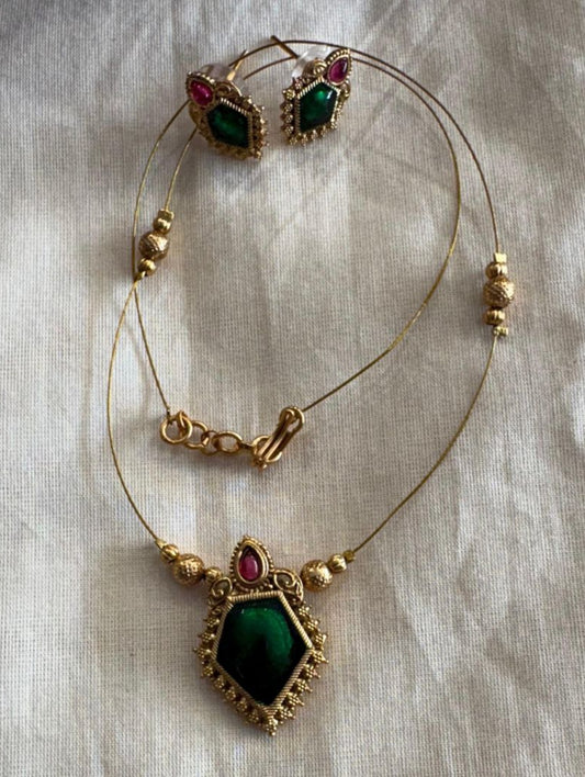 Green Stone Simple Pendant Neck Chain with Earrings