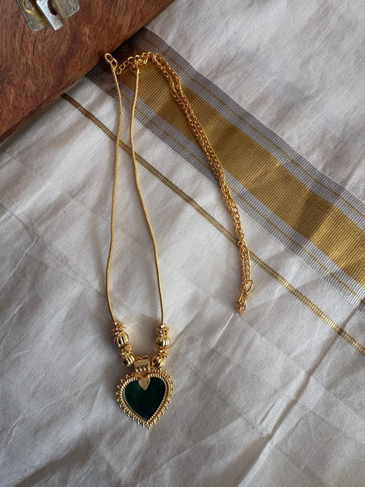 Simple Pendant Neck Chain with Green Heart Locket