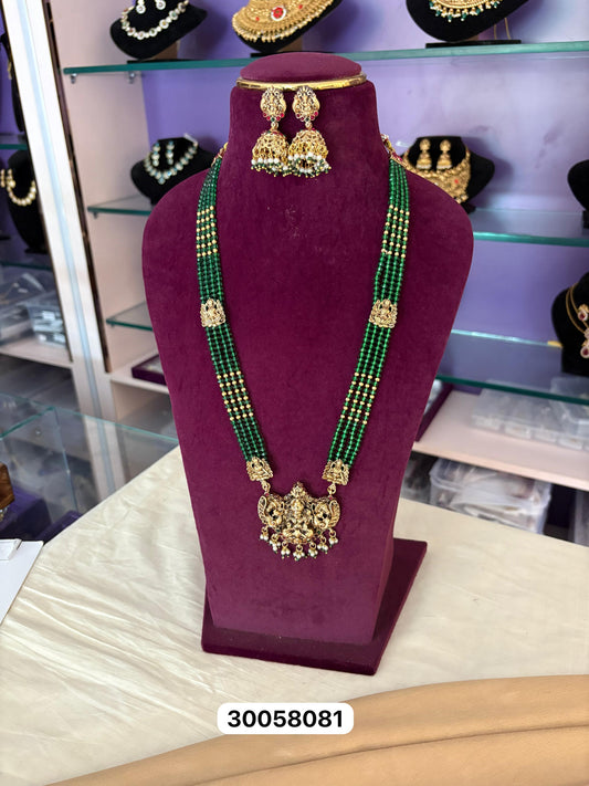 Green Pearl Neck set with Beautiful Earrings